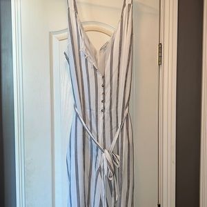 American Eagle. Lge. Wide leg jumpsuit. Fully lined.